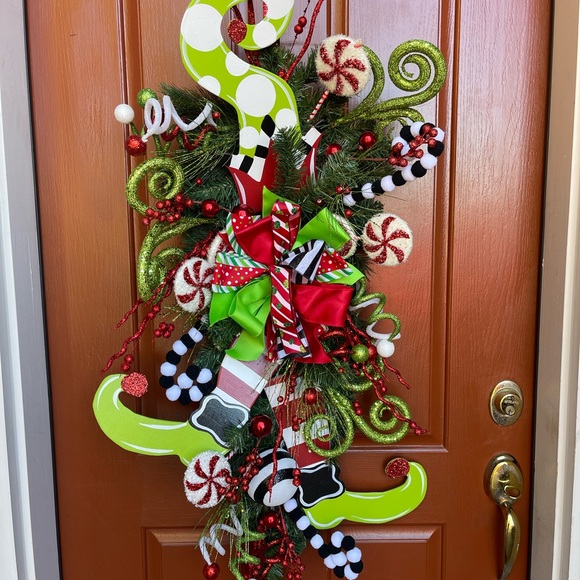 Elf hanging door wreath by Ashley Nicole Design - Picture 2 of 2